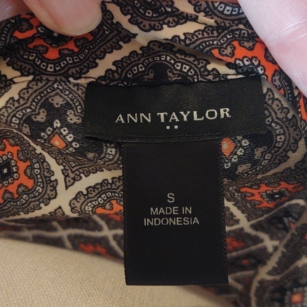 Ann Taylor Woman's Blouse - Picture 6 of 6